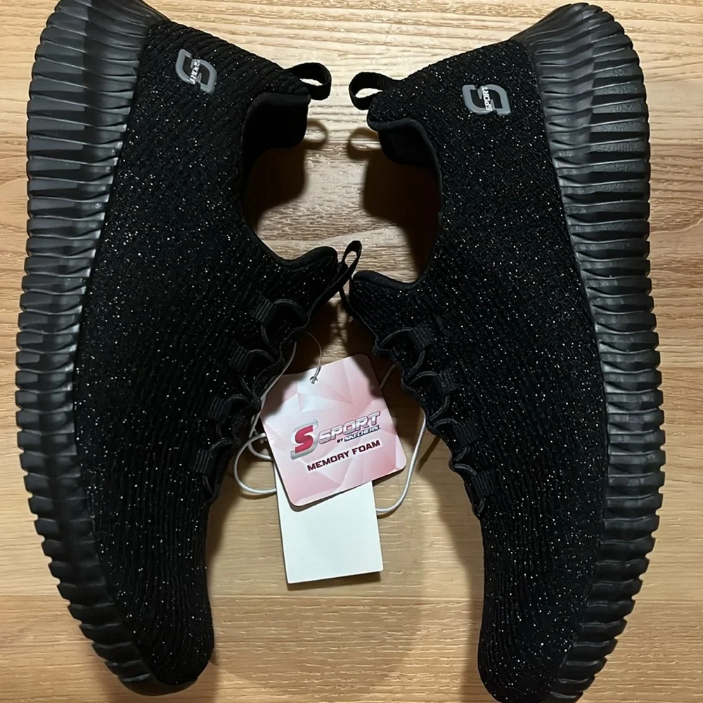 NWT Skechers Sparkly Sneaker - Picture 1 of 5